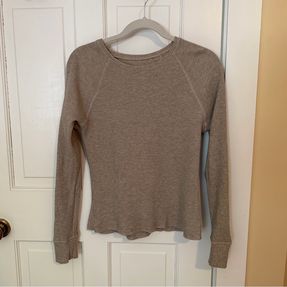 Everlane Waffle-Knit Long Sleeve Top in Taupe